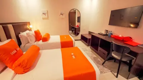 Rooms, Rooms