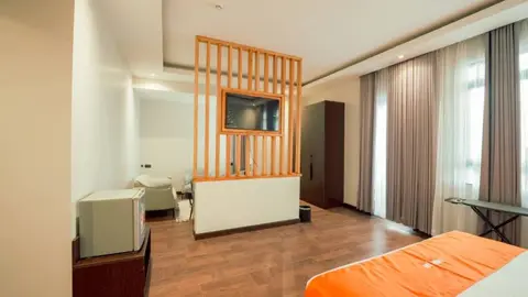 Rooms, Rooms