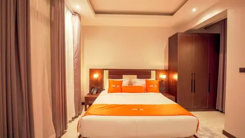 Rooms, Rooms